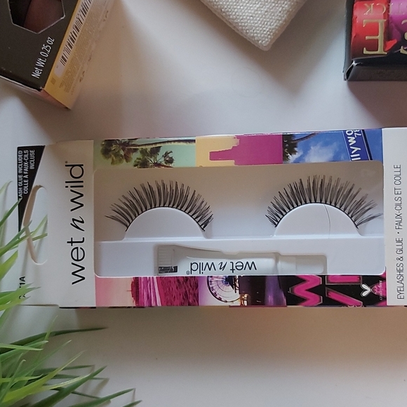 5 Piece Makeup Bundle - Picture 2 of 5